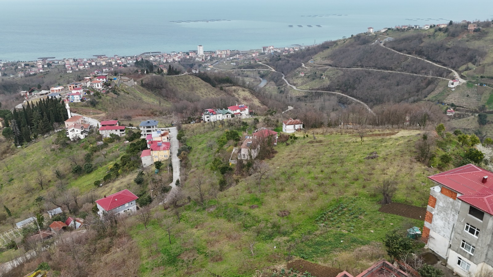 MABEL'DEN VAKFIKEBİR HACIKÖY YOLA SINIR 1.700 M2 SATILIK ARSA